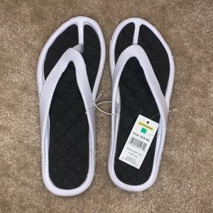 Women’s Flip-Flops - Size 5/6
